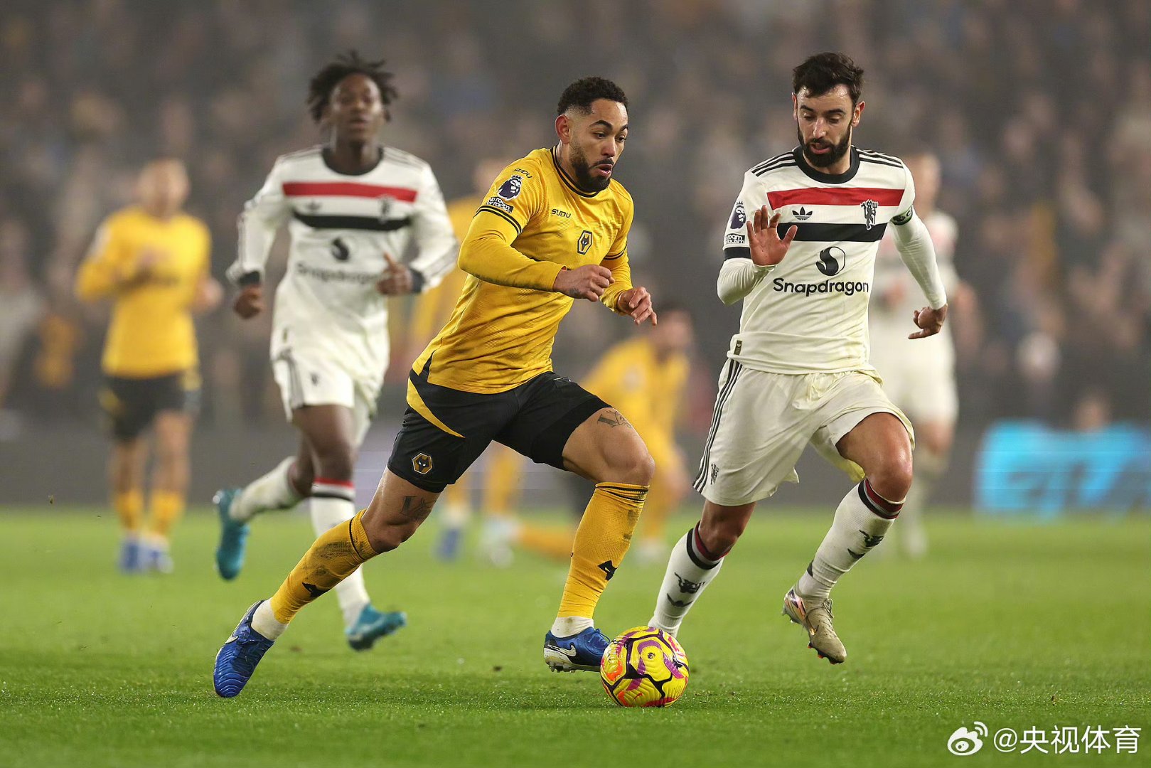 开云体育-曼联国际比赛日豪取连胜，志在CBA常规赛名次提升，赛场秩序良好，更衣室氛围转暖的简单介绍