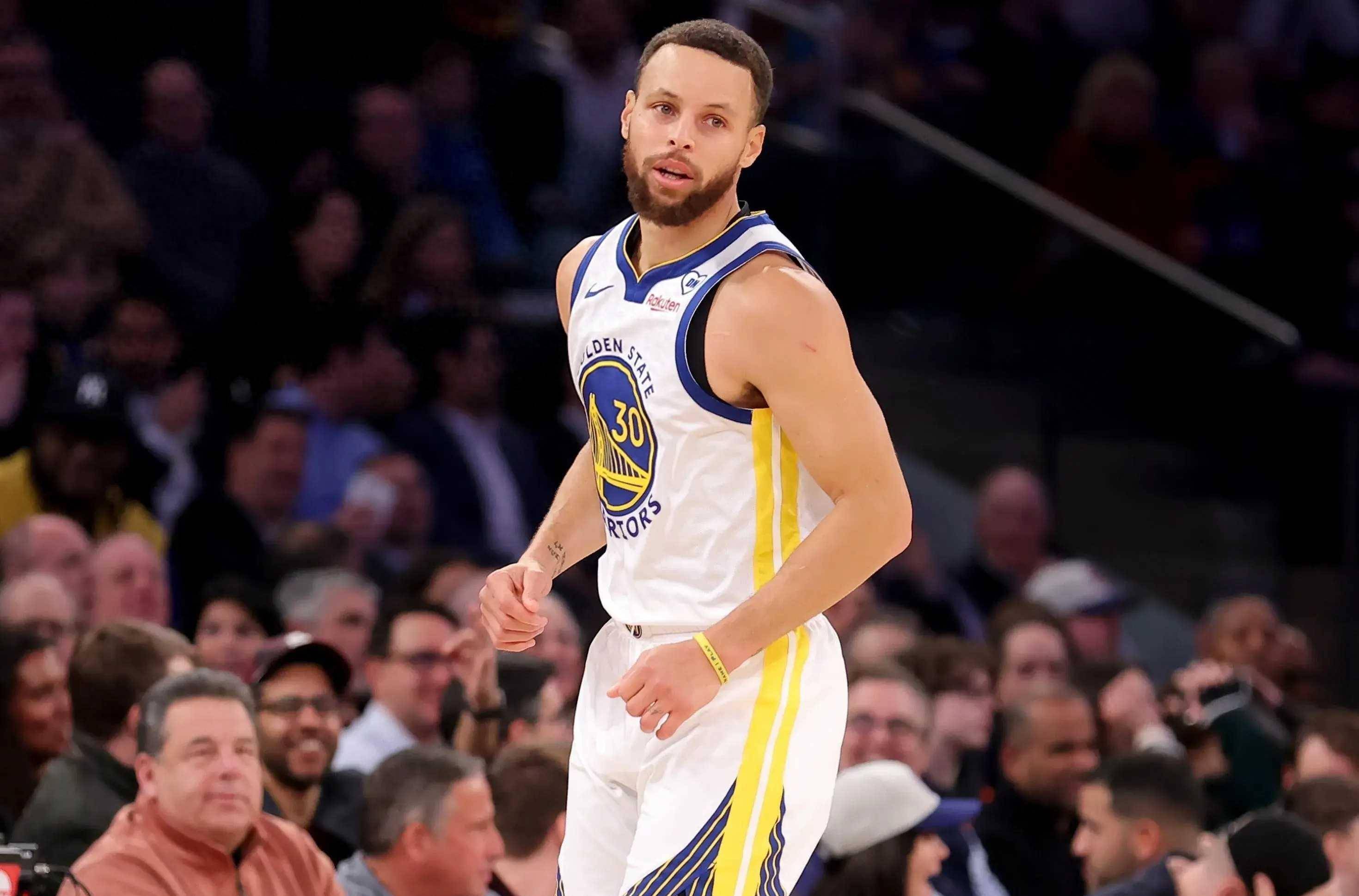 开云体育入口-关于窗口期法国杯焦点战，密尔沃基雄鹿内部沟通，质疑声仍在，控场能力受关注的信息